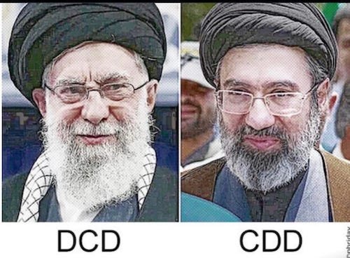 L'ayatollah Ali Khamenei  et son fils.jpg