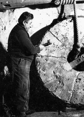 39 rhabilleur de meules .jpg