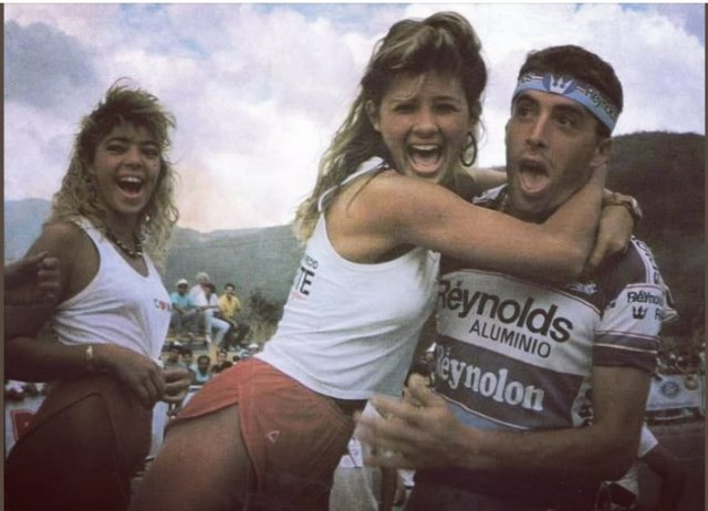 Souvenir Tour 1988.....avec Pedro Delgado...jpg