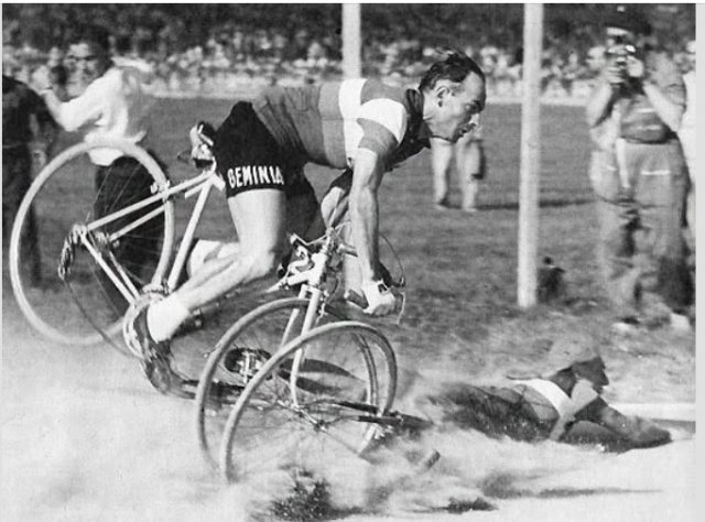 Souvenir Gilbert Bauvin3.jpg