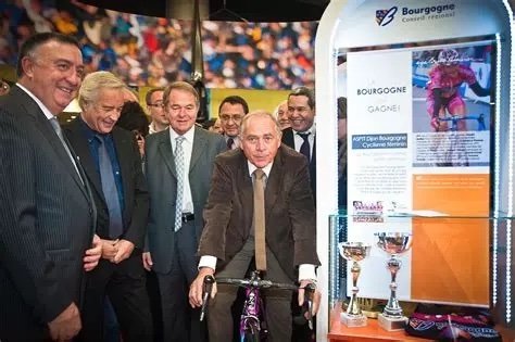 François Patriat sur le vélo.jpg