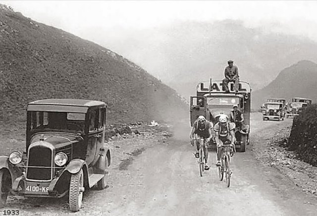 Souvenir Tour 1933......jpg