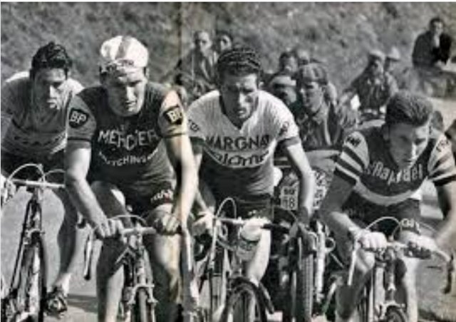 Souvenir Que du haut du tableau.jpg