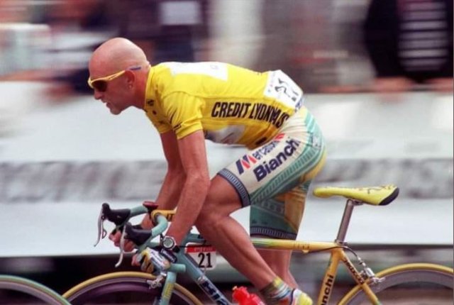 souvenir marco Pantani vers Paris.JPG