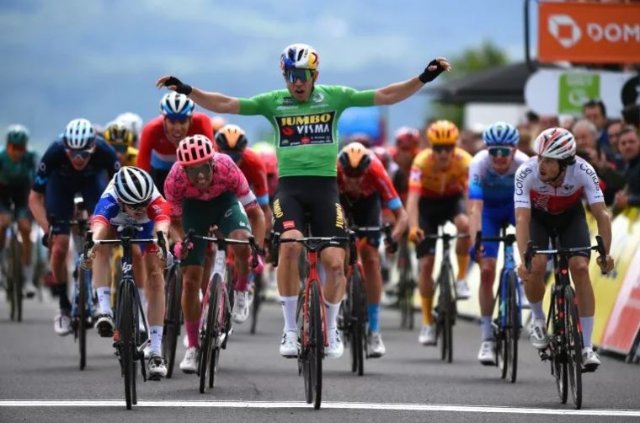 souvenir Dauphine david a battu......JPG