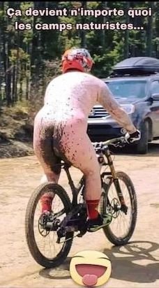 VTT chez les naturistes.jpeg