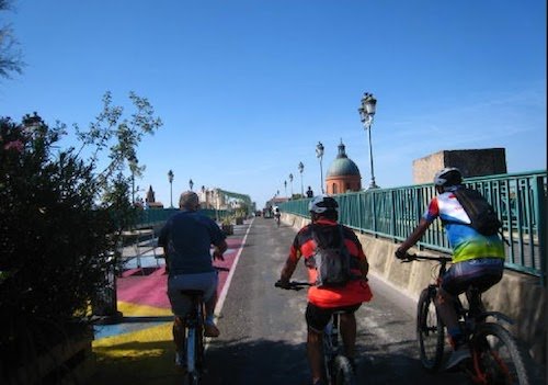 07 Le Pont Saint Pierre fermé aux voitures.jpeg