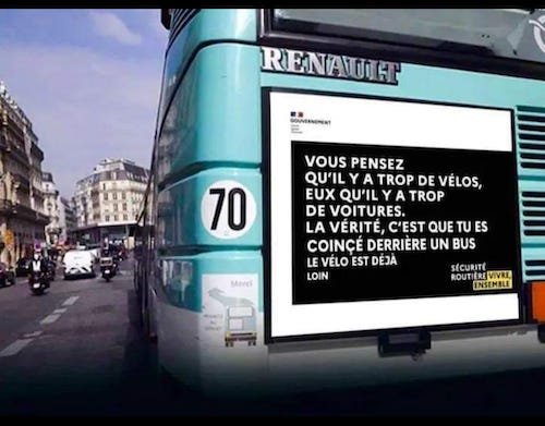 derrière le bus.jpeg