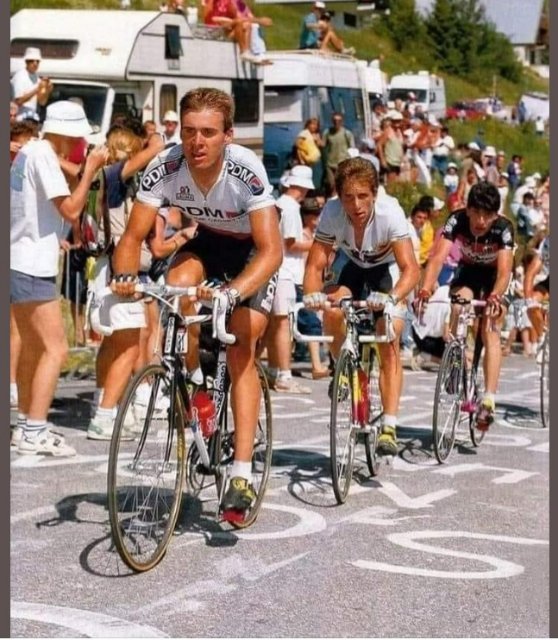 Souvenir Tour 1990 génération64.jpg