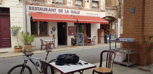 08 Restaurant de la Halle de Rieux Volvestre.jpg