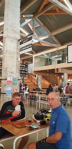 05 Le café dans les Halles.jpg