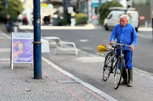 L'homme en bleu.jpg