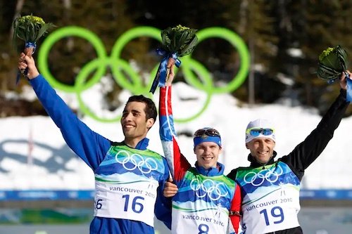 Martin Fourcade, Evgeny Ustyugov et Pavol Hurajt sur le podium aux Jeux de Vancouver 2010..jpg