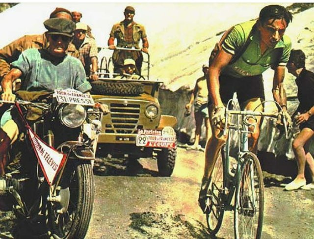 Souvenir Tour 1952 f coppi a 32ans.jpg