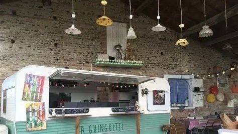 04 La Guinguette de Janine.jpg