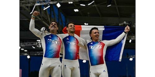 JO 2024 JorisDaudet (au centre) Sylvain Andre (à G) Romain Mahieu(à D).jpg