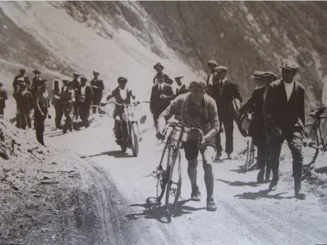 Souvenir Tour 1925 Lucien Buysse.jpg