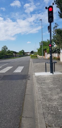 Av Vincent Auriol Roquettes.jpg