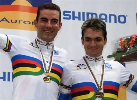 Robert Sassone et Jérôme Neuville, Champions du Monde sur piste en 2001.jpg