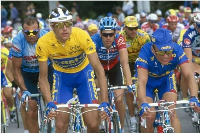 Souvenir Chez casto y'a tout ce qu'il faut.jpg