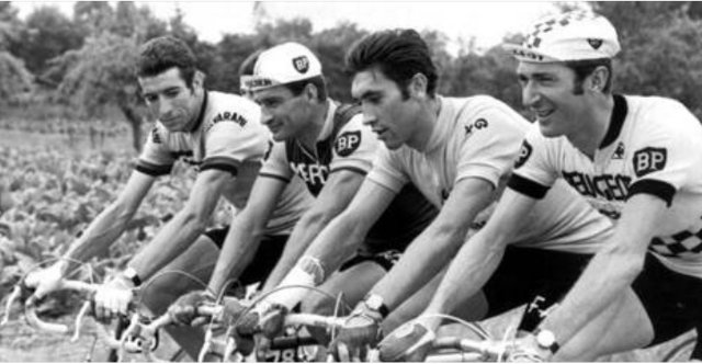 Souvenir Sept tours  de France à eux.....trois.jpg