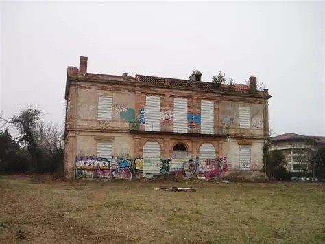 05 Château de la Flambelle il y a peu.jpg